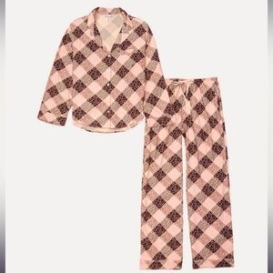 Victoria’s Secret Flannel Pink and Leopard Animal Cheetah Pajama Set NEW Medium